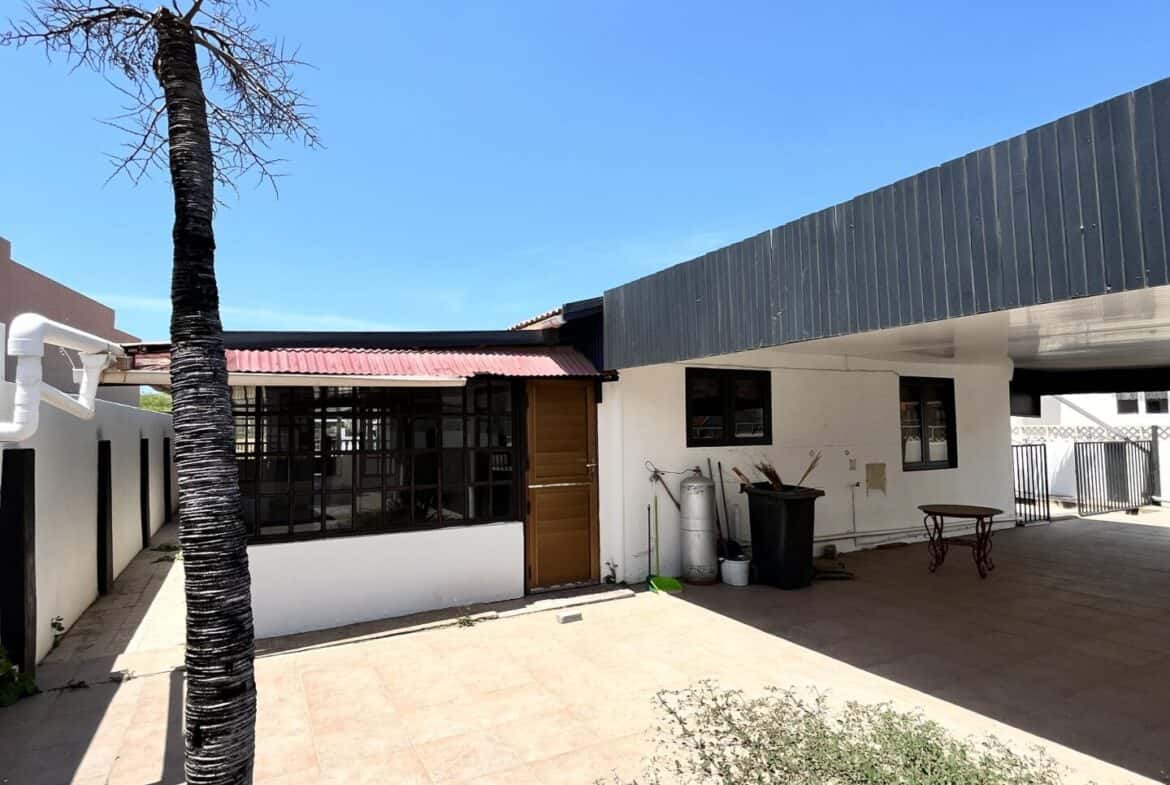 Five Minutes from Eagle Beach, 3BR Home in Noord! — photo 4