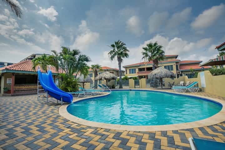 Beautiful Aruba vacation town home Palm Beach! — photo 1