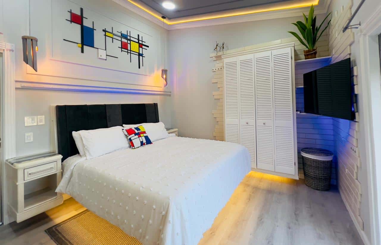 2-Bedroom Art-Inspired • Modern • Unique Apartment in San Nicolas — photo 13