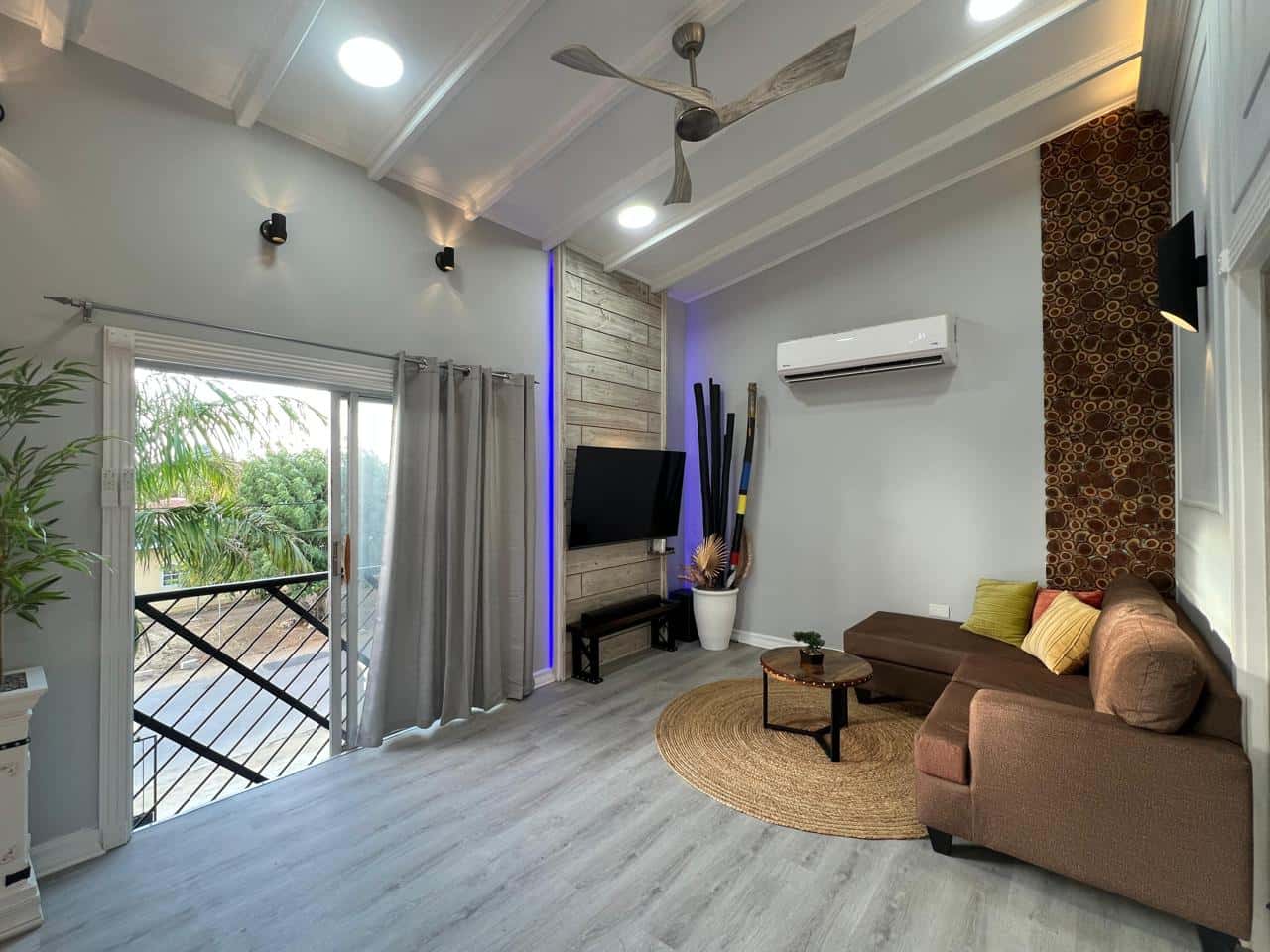 2-Bedroom Art-Inspired • Modern • Unique Apartment in San Nicolas — photo 14